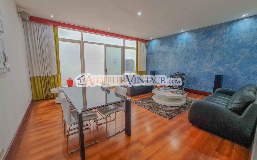 Condominio de 311 m2 en Trejos Montealegre x Avenida Escazú