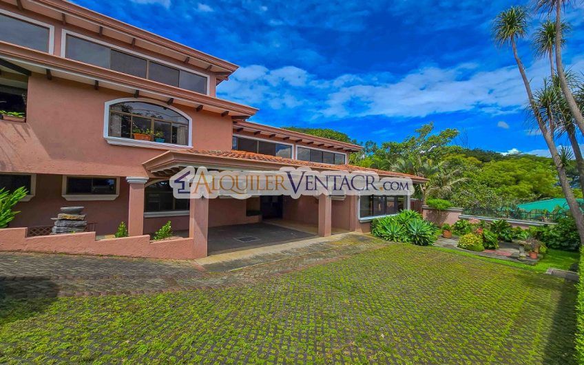 Condo de Un Nivel con Piscina Propia en Guachipelín Escazú