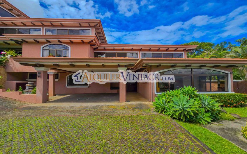 Condo de Un Nivel con Piscina Propia en Guachipelín Escazú