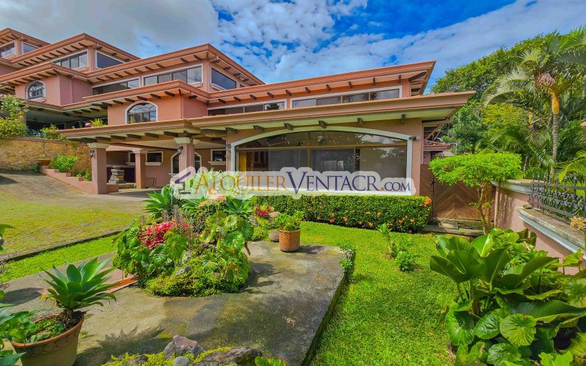 Condo de Un Nivel con Piscina Propia en Guachipelín Escazú