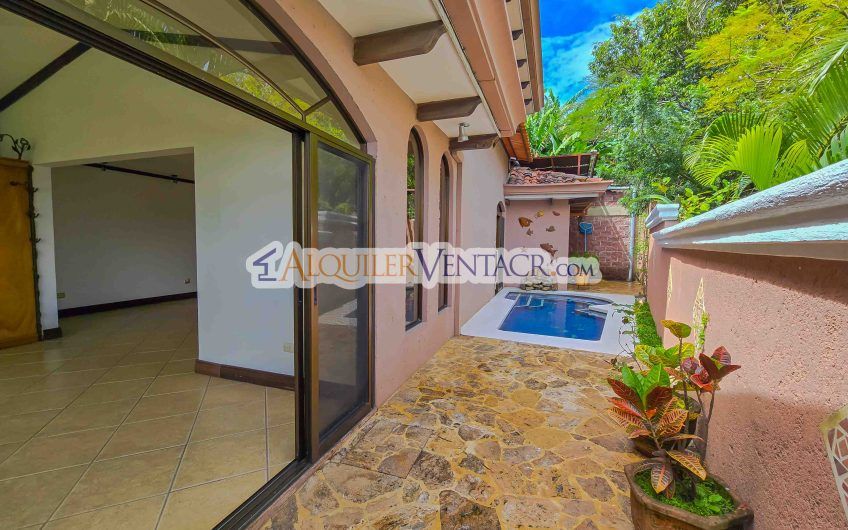 Condo de Un Nivel con Piscina Propia en Guachipelín Escazú