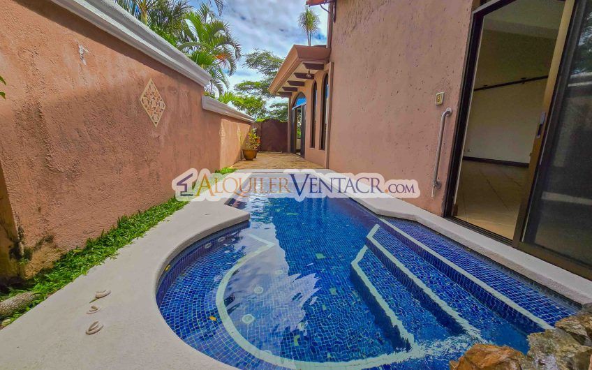 Condo de Un Nivel con Piscina Propia en Guachipelín Escazú