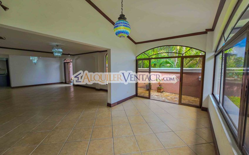 Condo de Un Nivel con Piscina Propia en Guachipelín Escazú