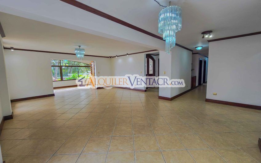 Condo de Un Nivel con Piscina Propia en Guachipelín Escazú