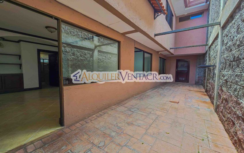 Condo de Un Nivel con Piscina Propia en Guachipelín Escazú