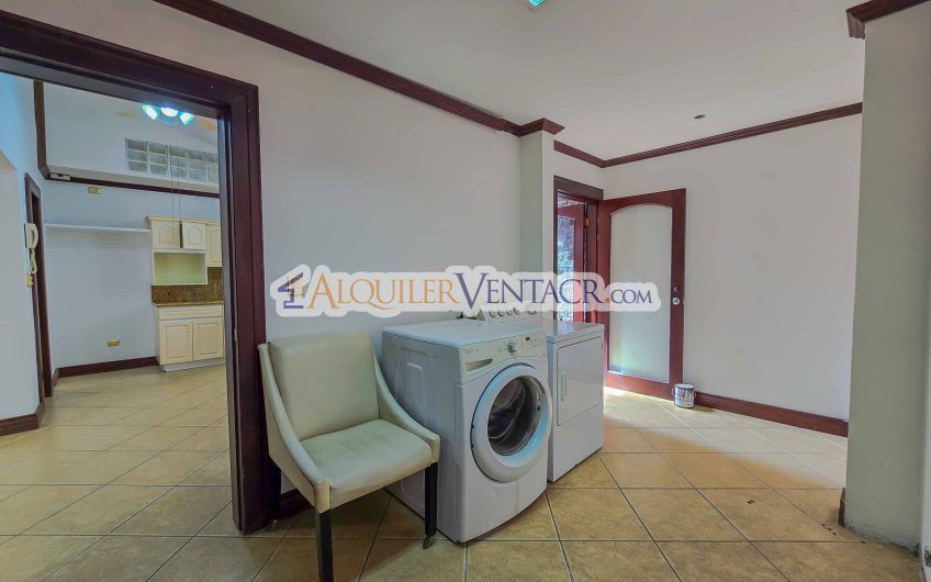 Condo de Un Nivel con Piscina Propia en Guachipelín Escazú