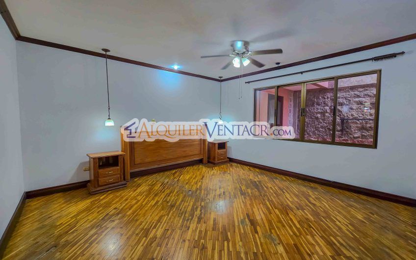 Condo de Un Nivel con Piscina Propia en Guachipelín Escazú