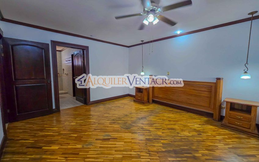 Condo de Un Nivel con Piscina Propia en Guachipelín Escazú
