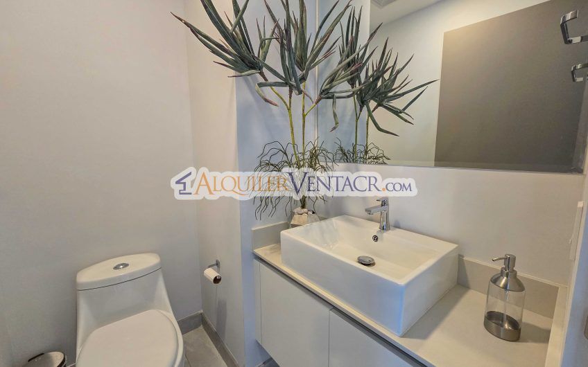 Para estrenar! Lujoso apartamento con vista en Escazú Centro