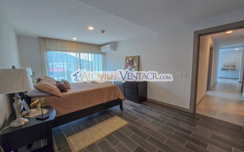 Para estrenar! Lujoso apartamento con vista en Escazú Centro