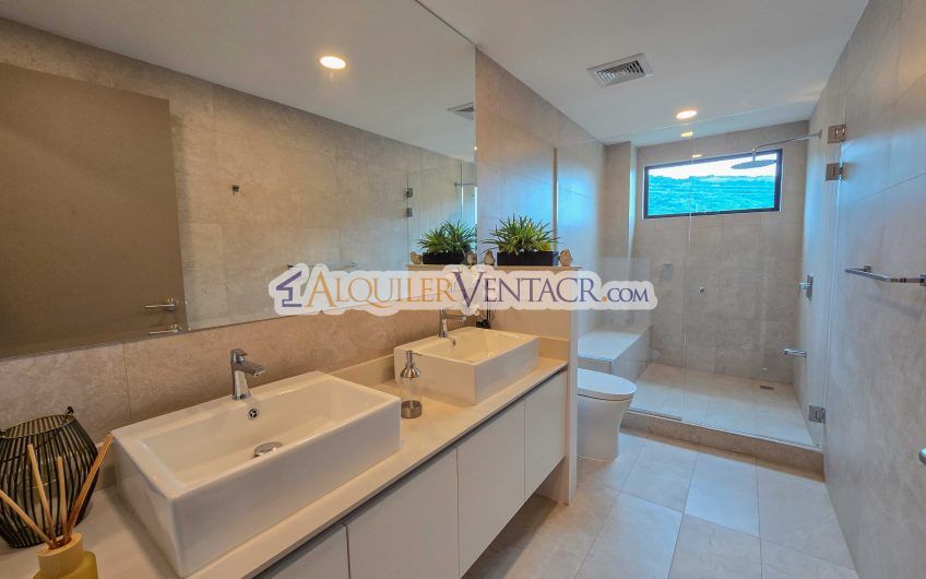Para estrenar! Lujoso apartamento con vista en Escazú Centro