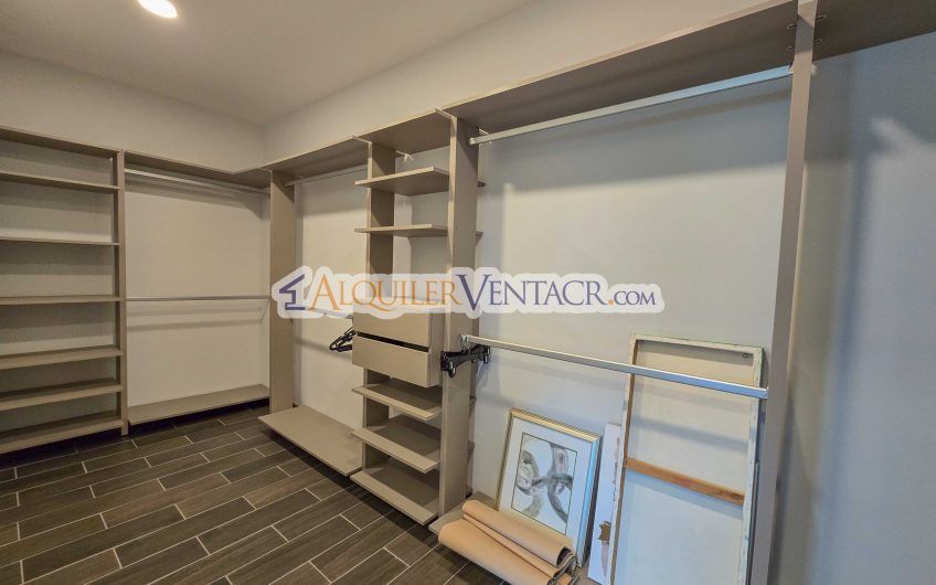 Para estrenar! Lujoso apartamento con vista en Escazú Centro
