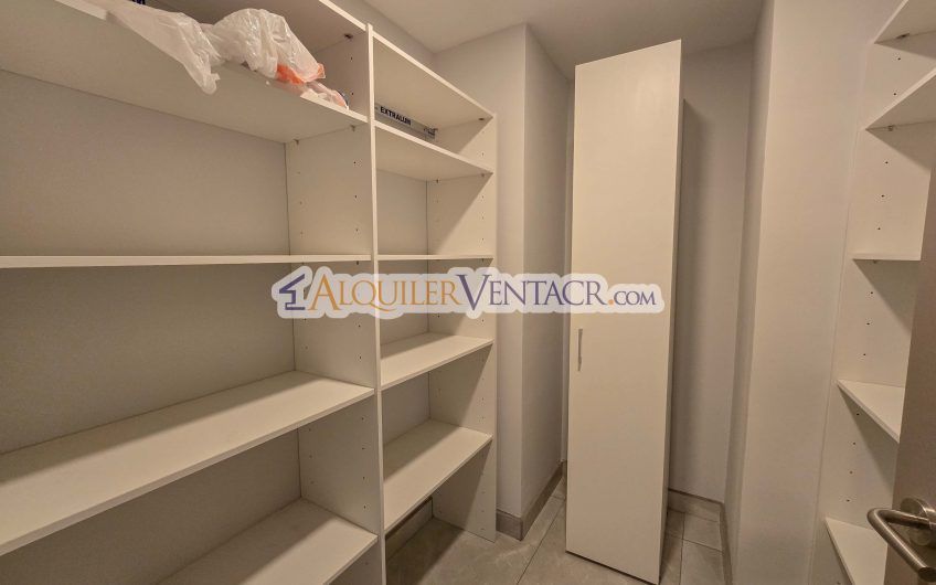 Lujoso apartamento para estrenar con vista en Escazú Centro