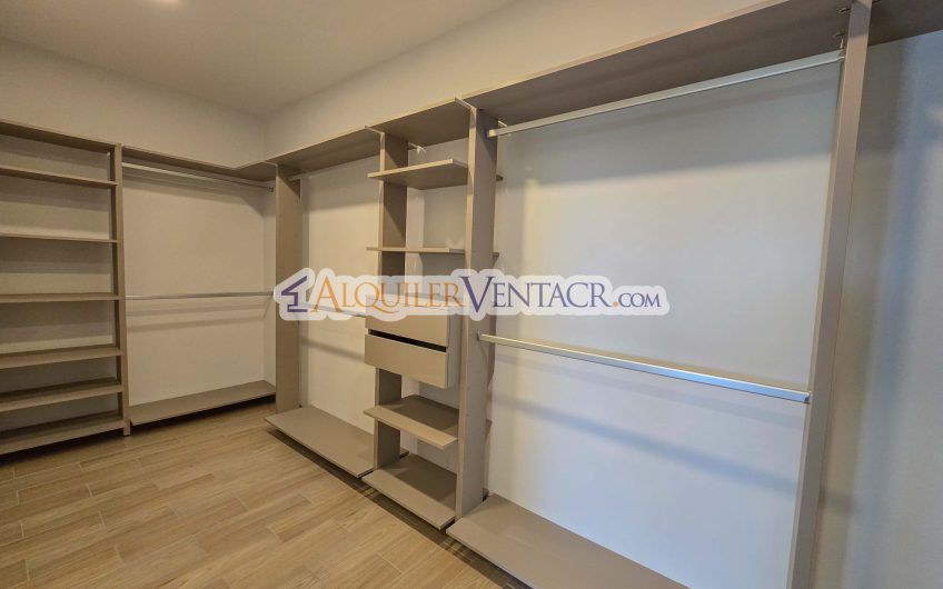 Lujoso apartamento para estrenar con vista en Escazú Centro