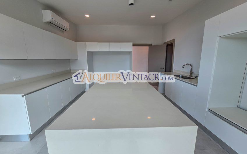 Para estrenar! Lujoso Penthouse con vistas en Escazú Centro