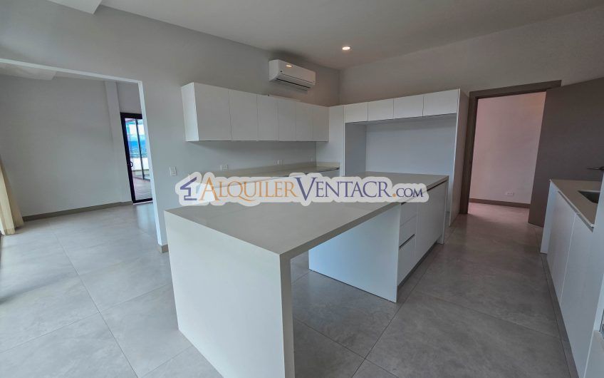 Para estrenar! Lujoso Penthouse con vistas en Escazú Centro
