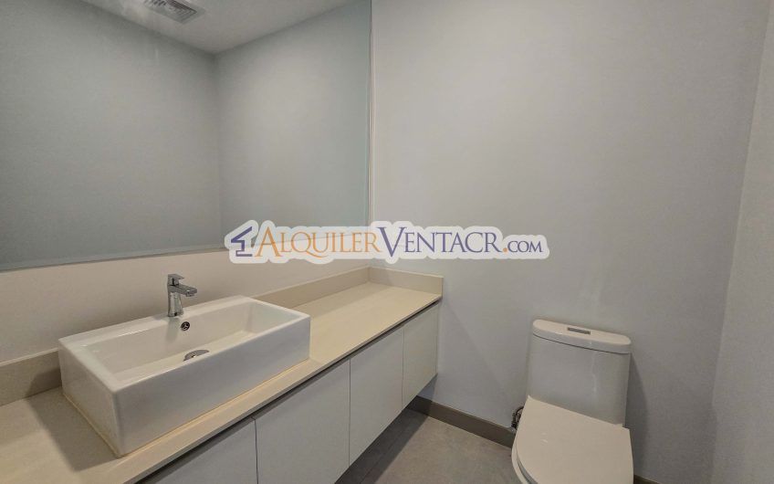 Para estrenar! Lujoso Penthouse con vistas en Escazú Centro