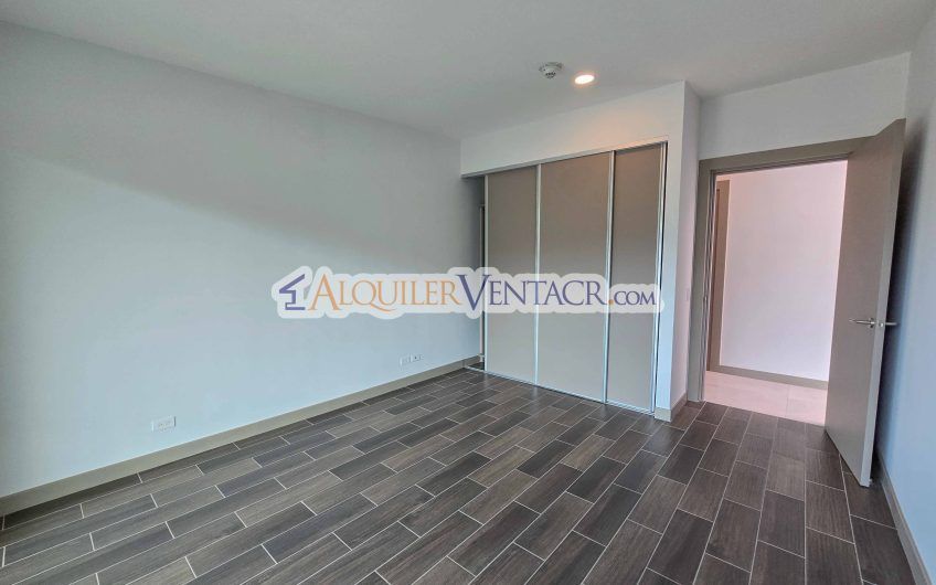 Para estrenar! Lujoso Penthouse con vistas en Escazú Centro