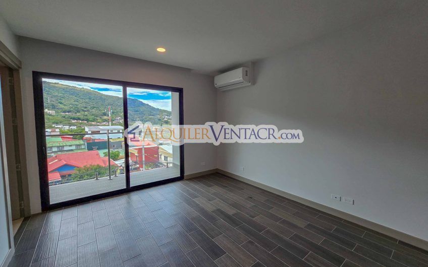 Para estrenar! Lujoso Penthouse con vistas en Escazú Centro