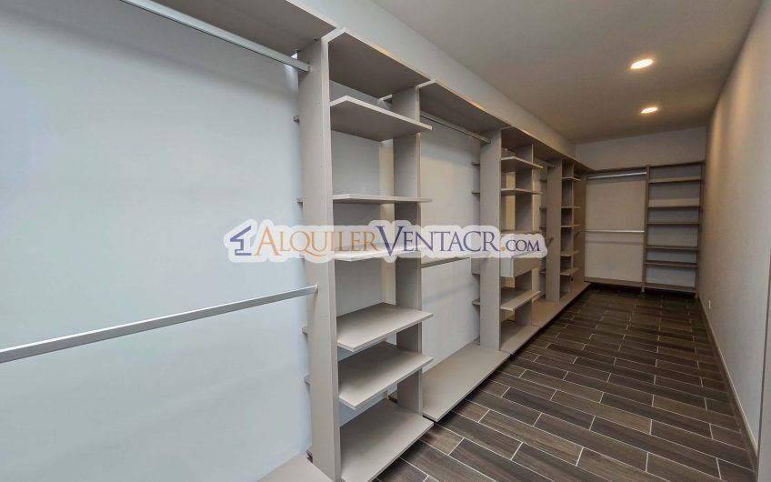 Para estrenar! Lujoso Penthouse con vistas en Escazú Centro