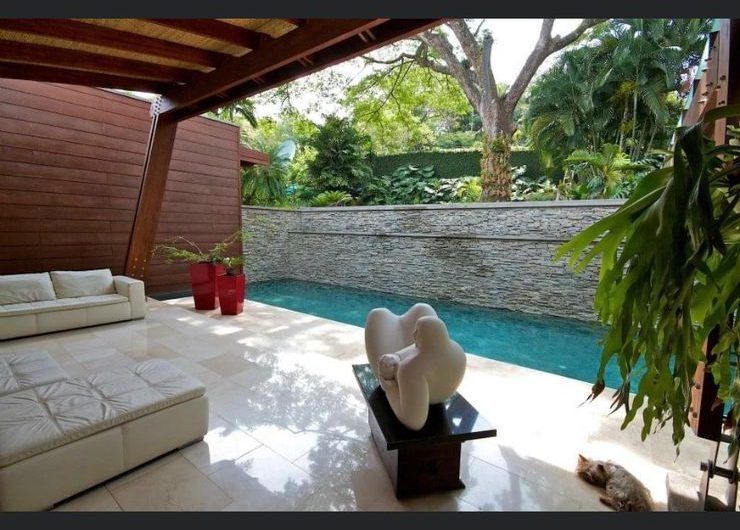 Lujosa casa de Un Nivel con Piscina Propia en Santa Ana
