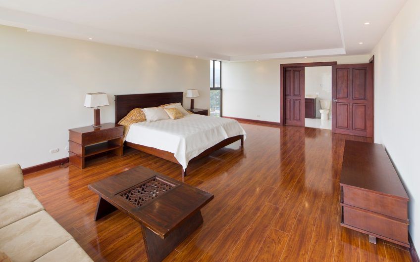 Lujosos apartamentos con vista en Bello Horizonte Escazú