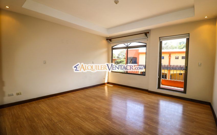 Condo de 4 habitaciones en Brasil de Mora Santa Ana