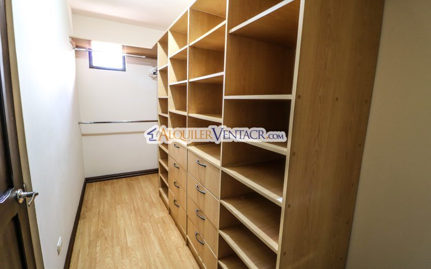 Condo de 4 habitaciones en Brasil de Mora Santa Ana
