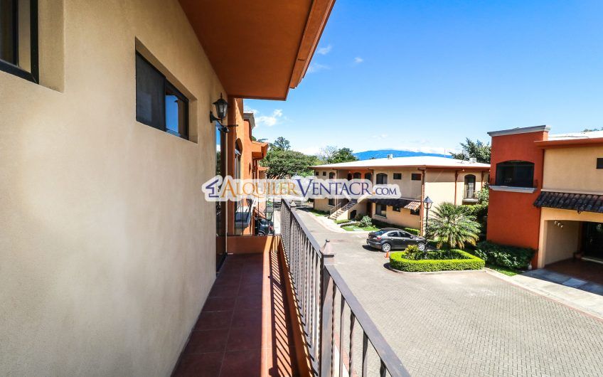 Condo de 4 habitaciones en Brasil de Mora Santa Ana