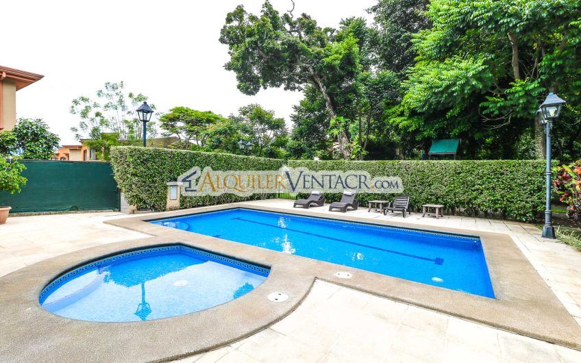 Condo de 4 habitaciones en Brasil de Mora Santa Ana