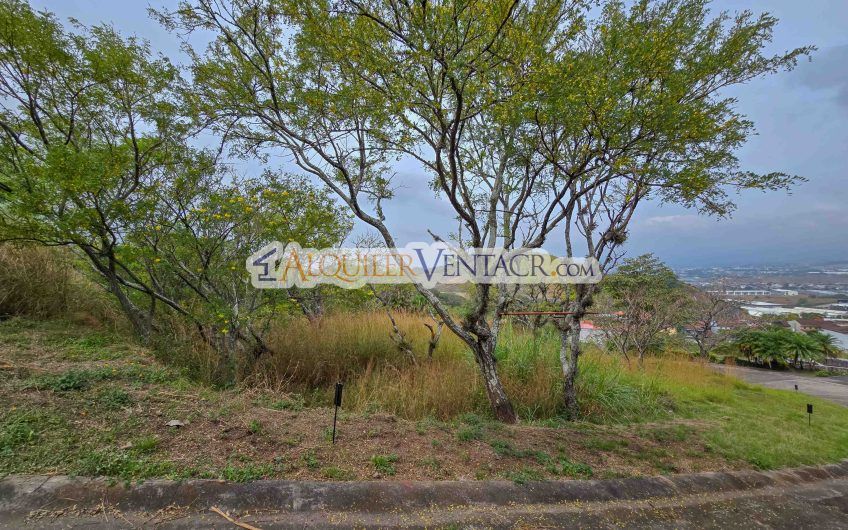 Terreno de 9.879 m2 para desarrollar en Guachipelín Escazú x Distrito 4