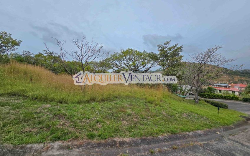 Terreno de 9.879 m2 para desarrollar en Guachipelín Escazú x Distrito 4
