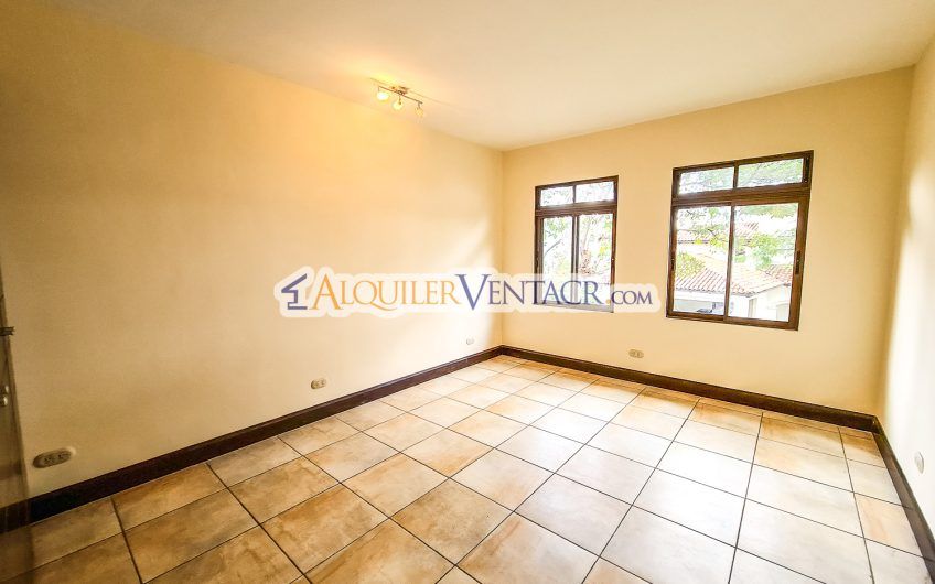Villa Real Santa Ana! Lujosa casa de 350 m2 con 800 m2 de lote