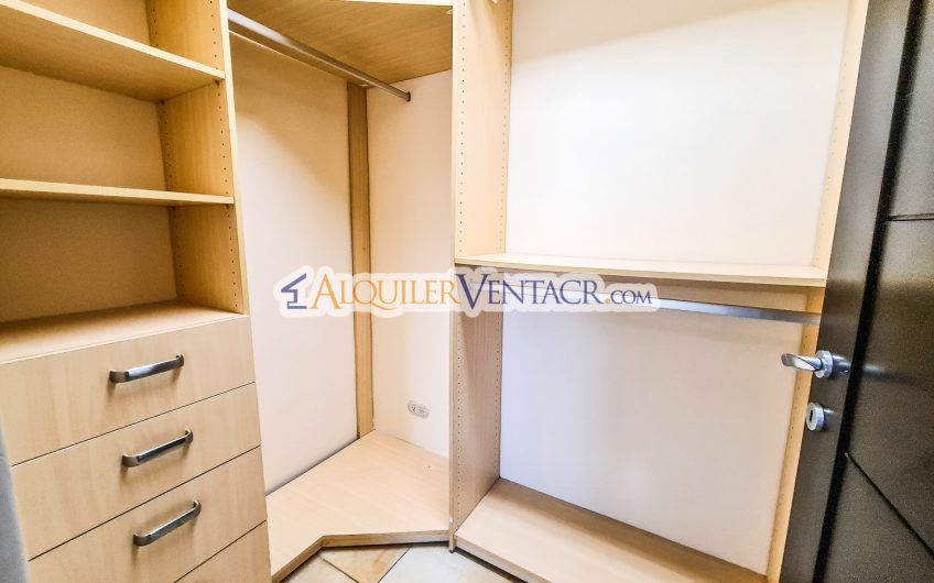 Villa Real Santa Ana! Lujosa casa de 350 m2 con 800 m2 de lote