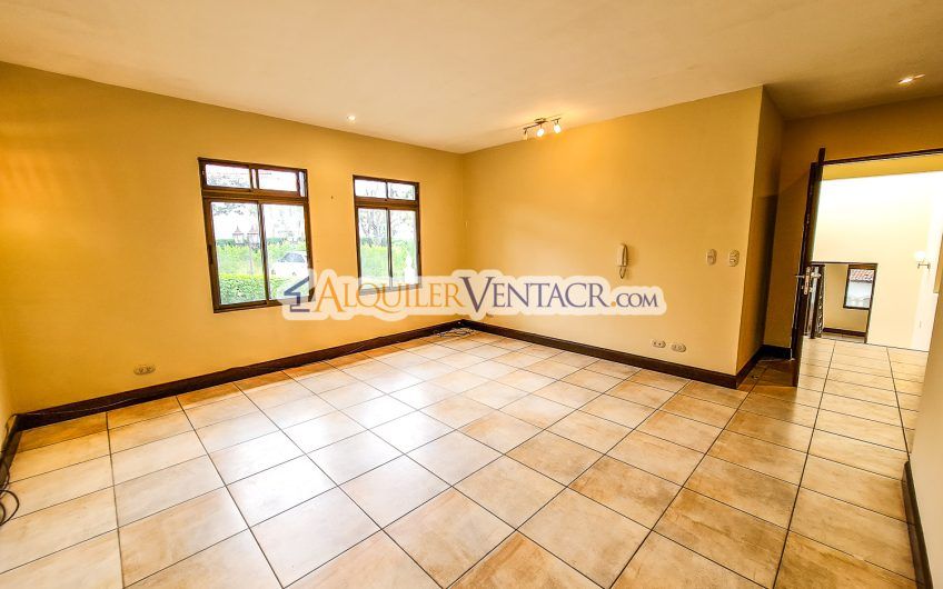 Villa Real Santa Ana! Lujosa casa de 350 m2 con 800 m2 de lote