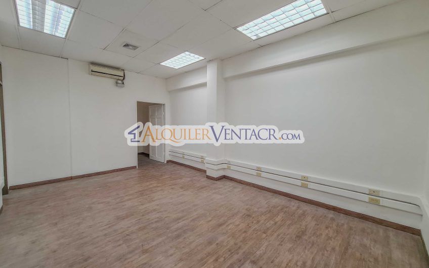 Oficina o Local Comercial de 300 m2 en Sabana Oeste x La Pops y Ucimed