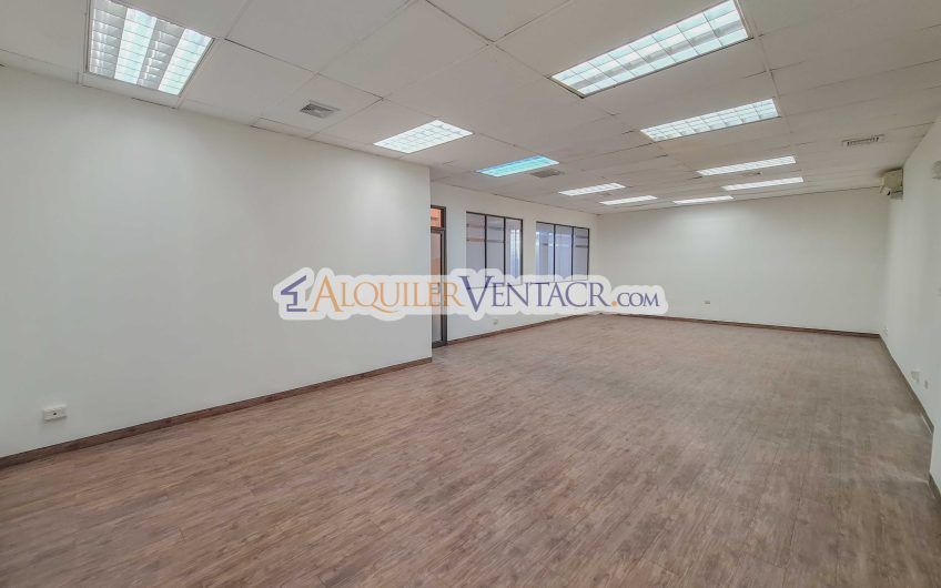 Oficina o Local Comercial de 300 m2 en Sabana Oeste x La Pops y Ucimed