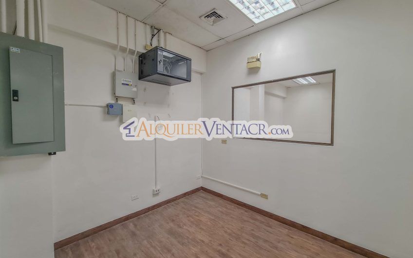 Oficina o Local Comercial de 300 m2 en Sabana Oeste x La Pops y Ucimed