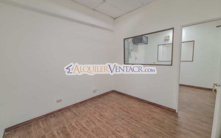 Oficina o Local Comercial de 300 m2 en Sabana Oeste x La Pops y Ucimed