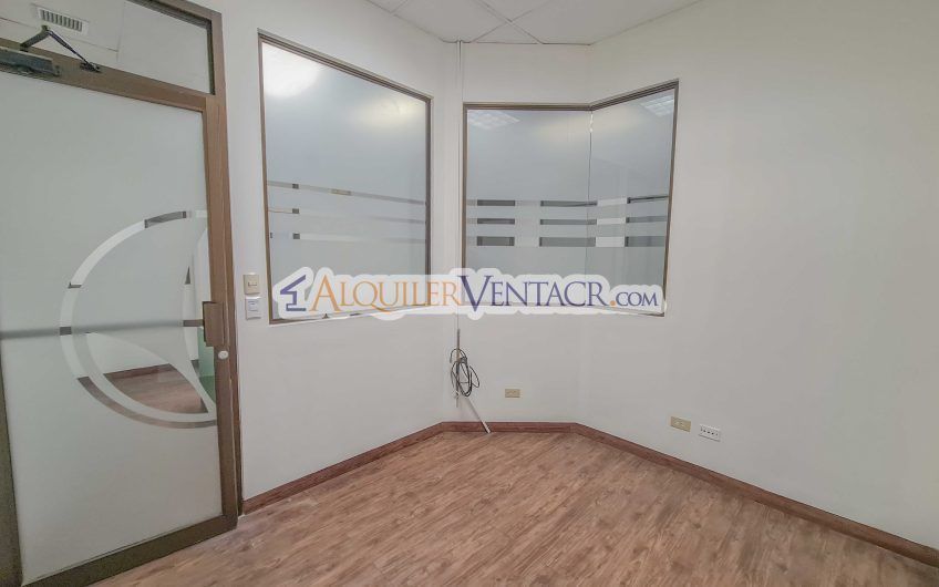 Oficina o Local Comercial de 300 m2 en Sabana Oeste x La Pops y Ucimed