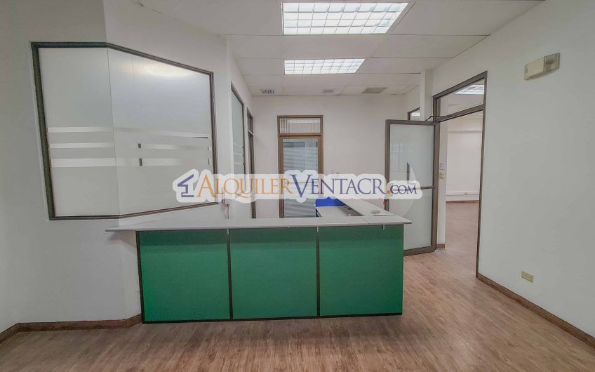 Oficina o Local Comercial de 300 m2 en Sabana Oeste x La Pops y Ucimed