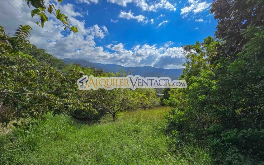 Lote de 1.706 m2 con vista en Villa Real Santa Ana