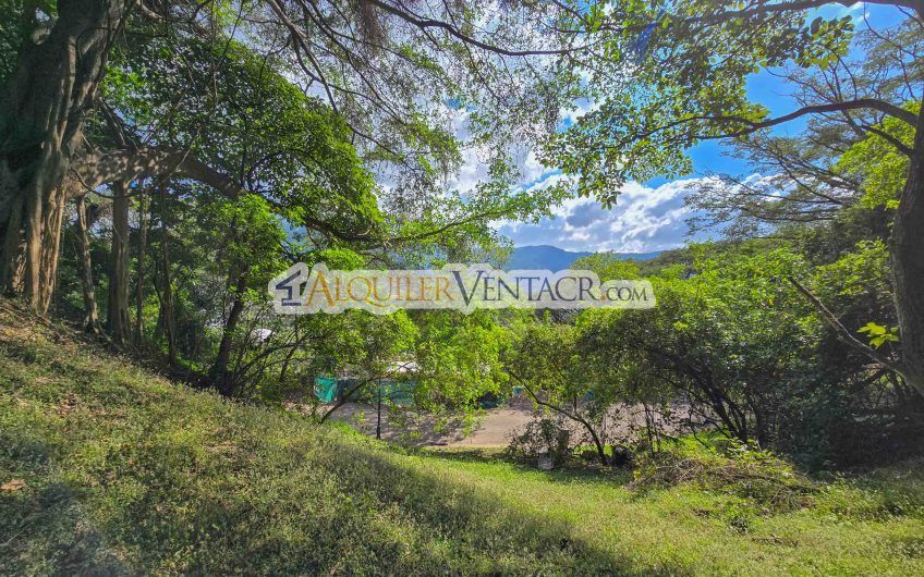 Villa Real Santa Ana! Lote de 1.430 m2 con vista