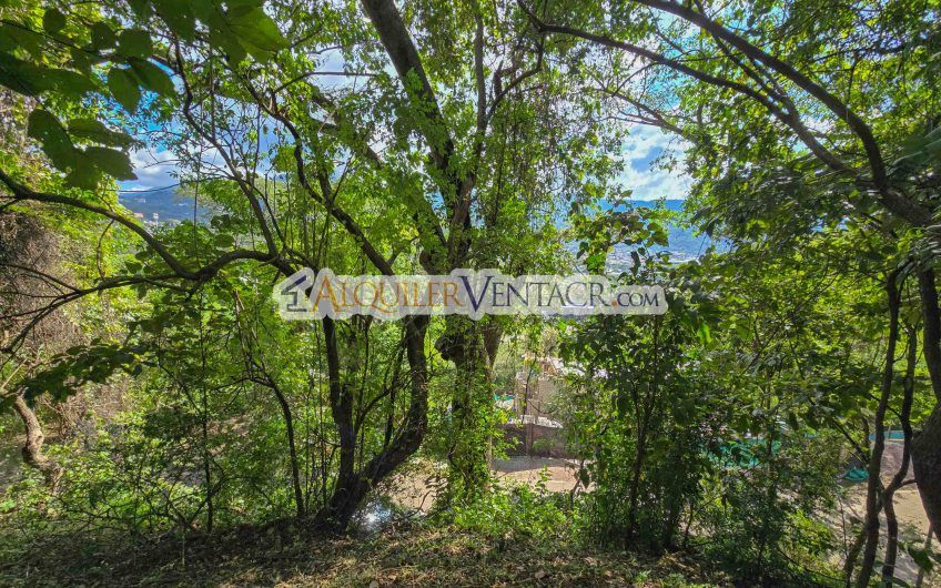 Villa Real Santa Ana! Lote de 1.430 m2 con vista