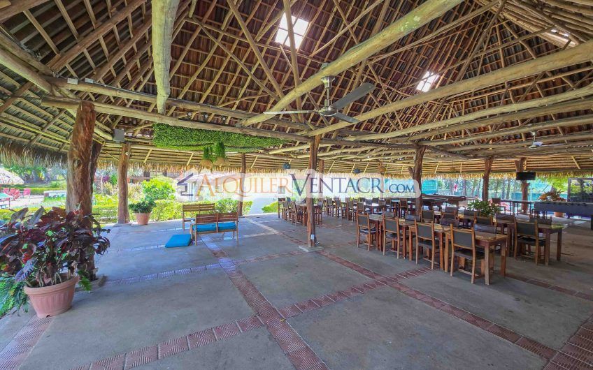 Hacienda Los Reyes La Guácima! Casa de Un Nivel con 1.252 m2 de lote