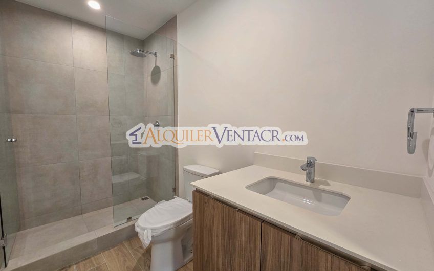 Avenida Escazú para estrenar! Apartamento con línea blanca y balcón