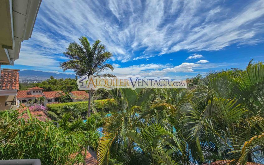Condo de 523 m2 con 6 habit. + de servicio y jardín en Jaboncillos Escazú