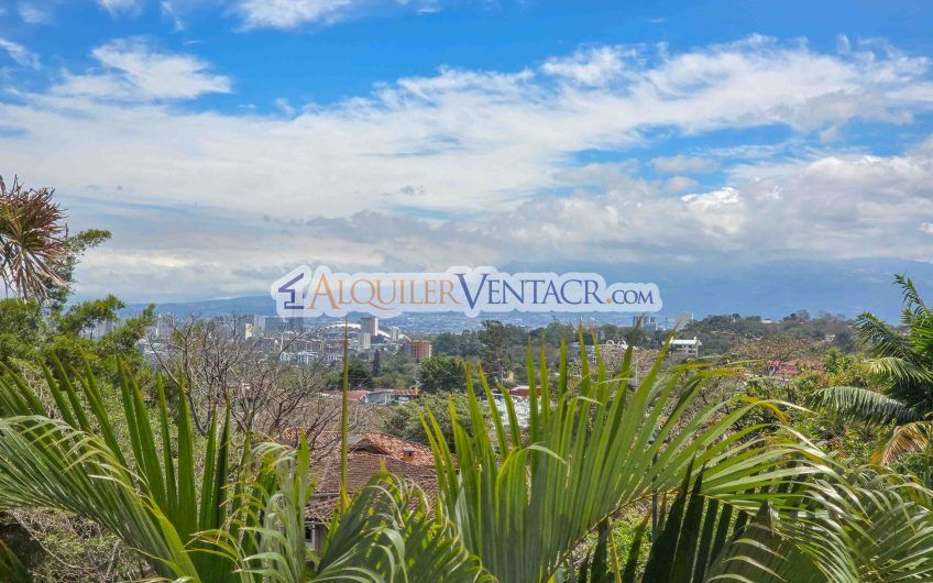 Condo de 523 m2 con 6 habit. + de servicio y jardín en Jaboncillos Escazú