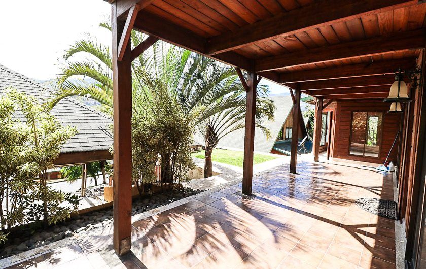 Condo estilo chalet con piscina y vista en Santa Ana Pozos