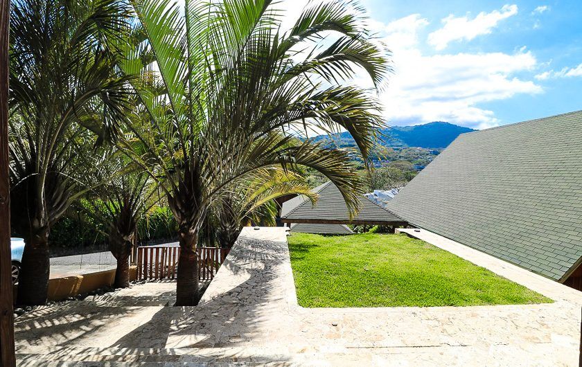 Condo estilo chalet con piscina y vista en Santa Ana Pozos